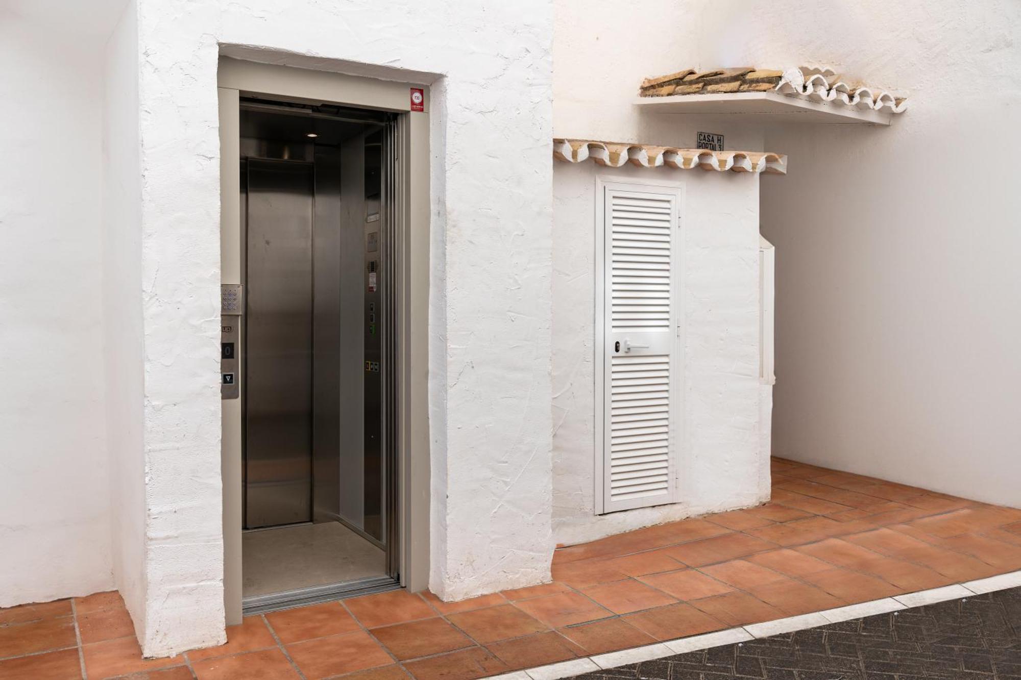 243-Fully Renovated-Puerto Banus Marbella Front Line Penthouse Daire Dış mekan fotoğraf